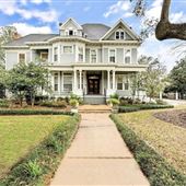 1565 Dauphin St